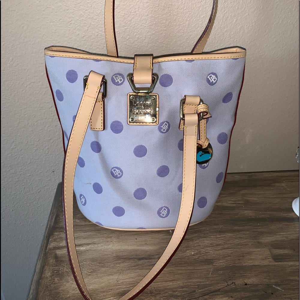 Dooney and Bourke purse bucket style with lock